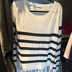 Zara Navy and Cream lightweight top